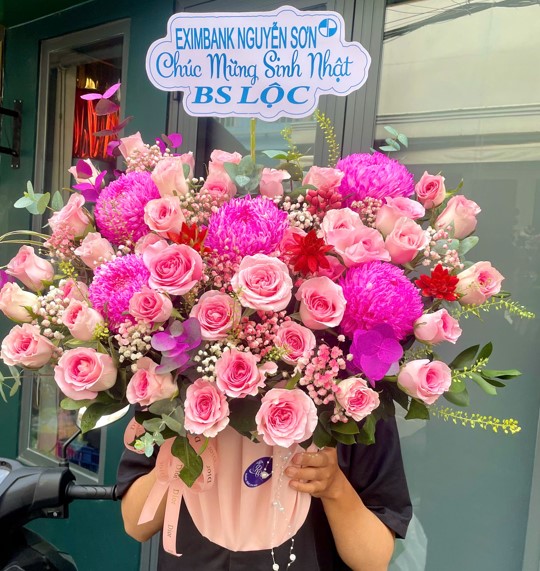 chậu hoa tươi 2001