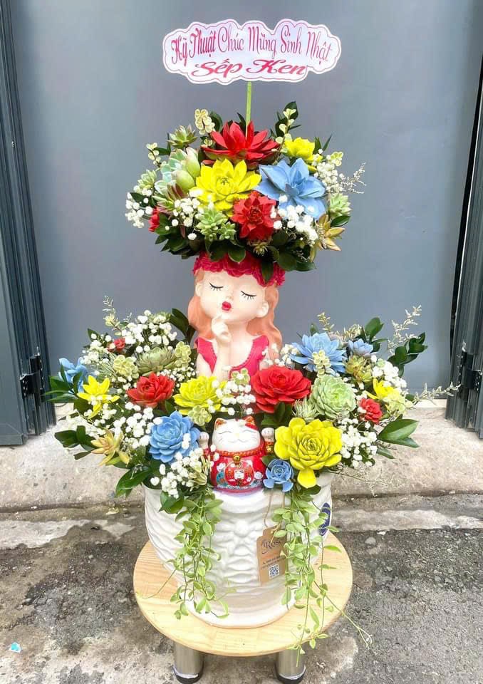 Sen đá cô gái mèo thần tài 1012