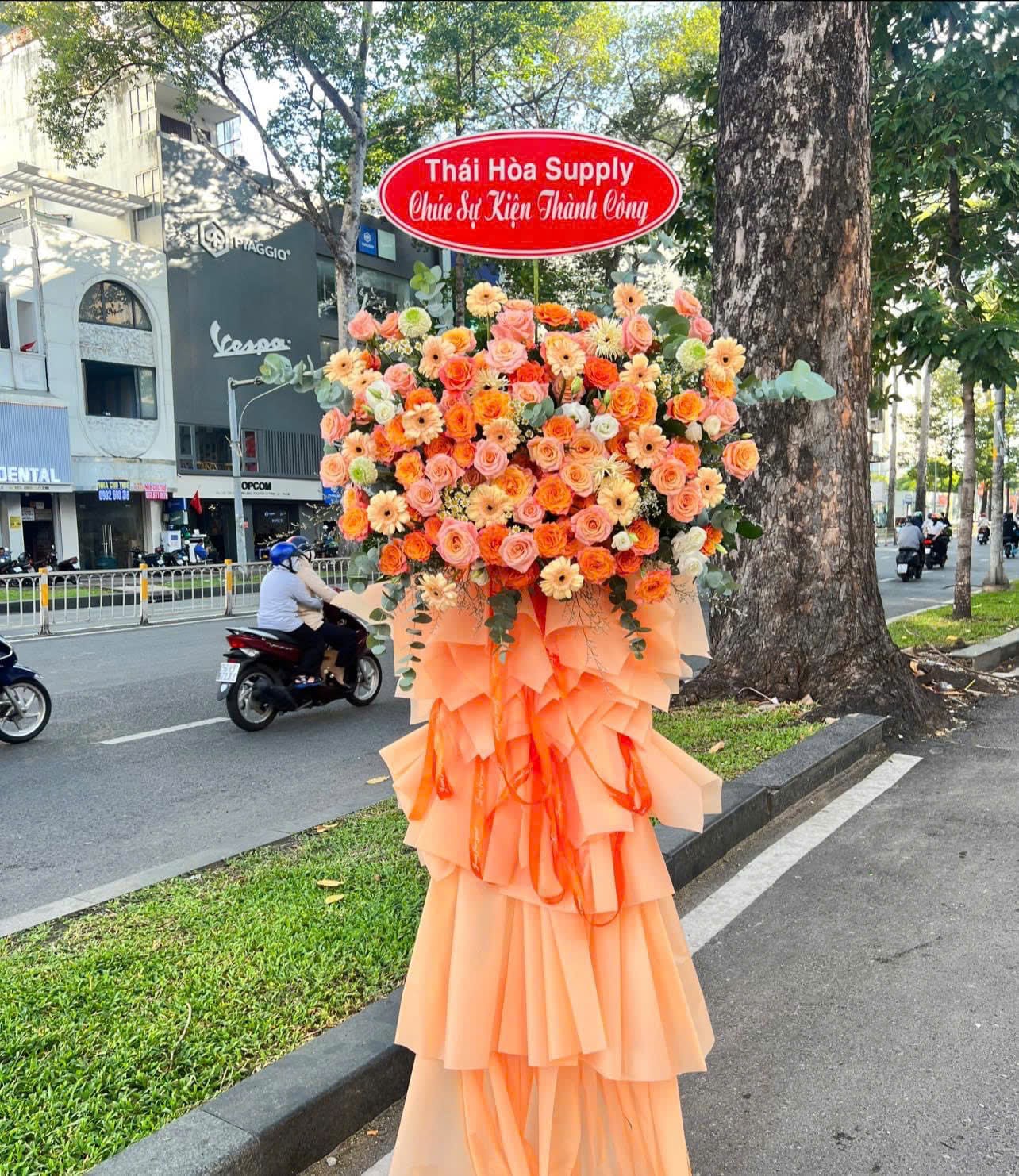 kệ hoa tươi 4026