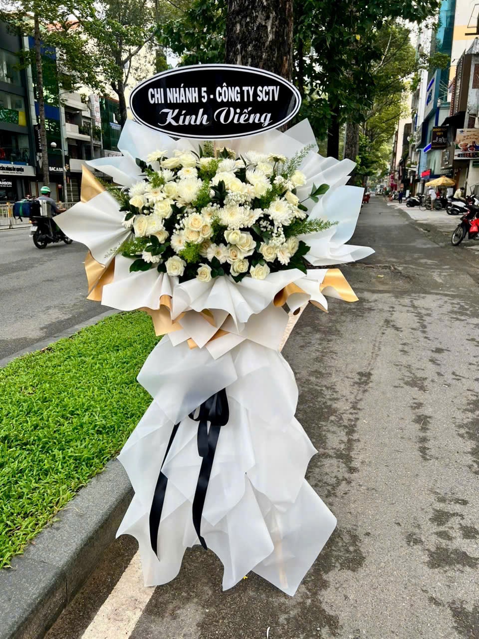 hoa chia buồn 3011